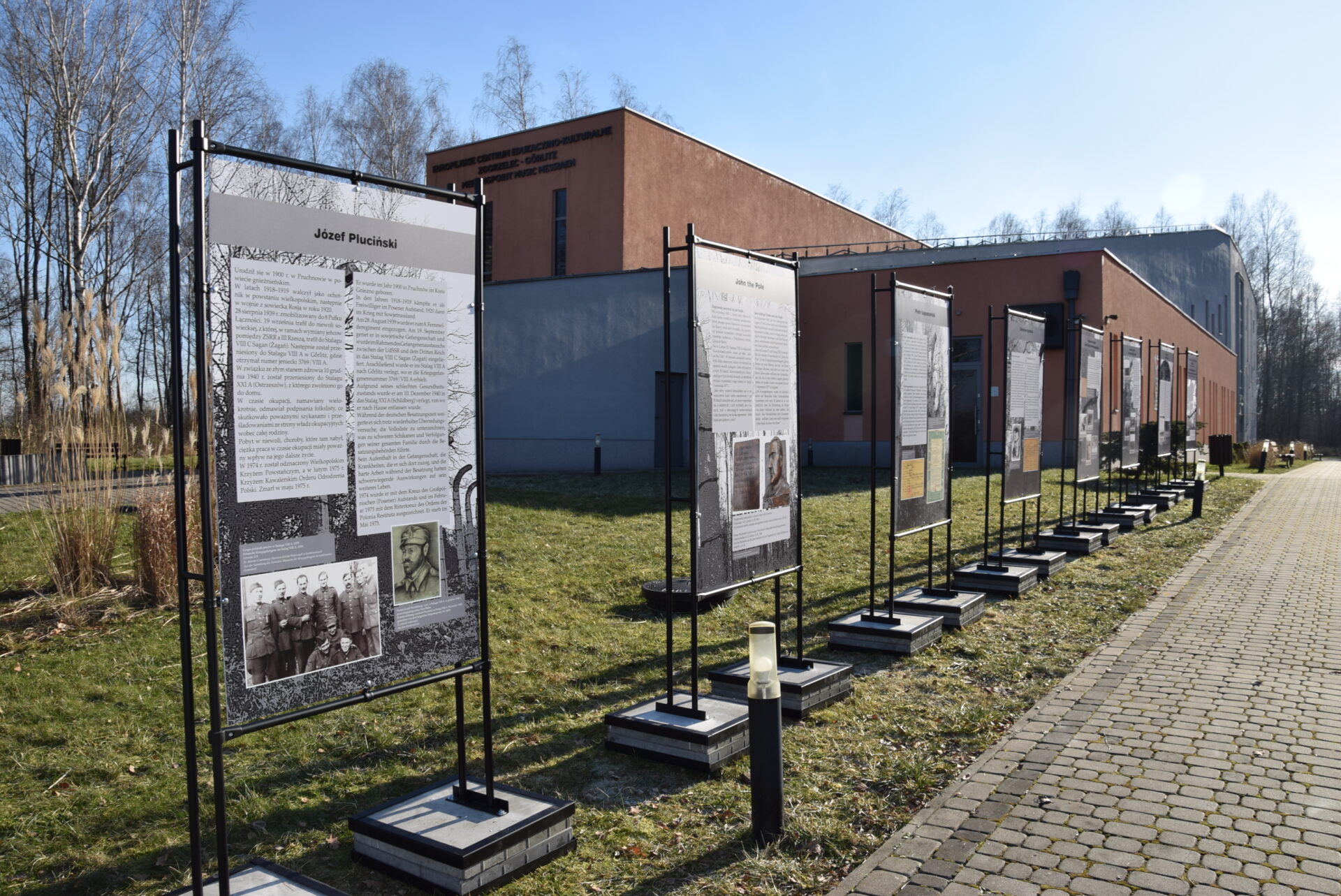 Read more about the article Wystawa poświęcona pamięci o polskich jeńcach byłego Stalagu VIII A Görlitz